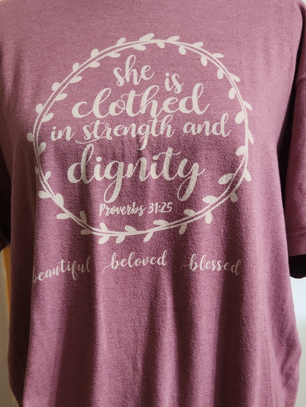 Sunday Dusty Mauve Short-Sleeve Graphic Tee with White Biblical Script